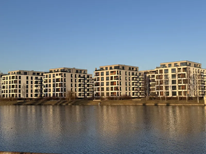 Wollten Sie schon immer an der Spree wohnen, das ist Ihre Chance! Möblierte Wohnung mit EBK — photo 1